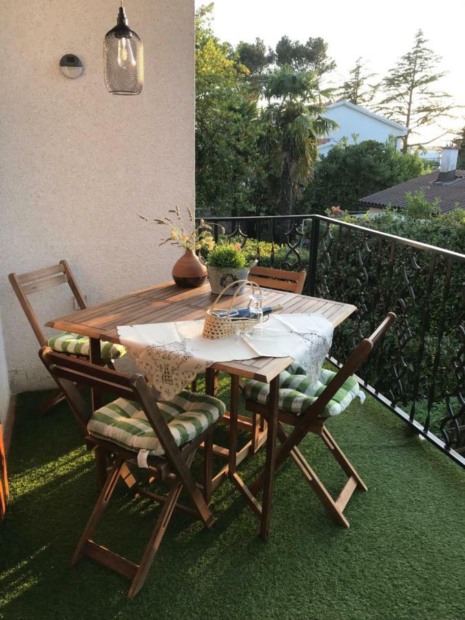 Apartment Aquamarin, Blizu Mora S Pogledom Na More, Za Do 6 Osoba Malinska Zewnętrze zdjęcie